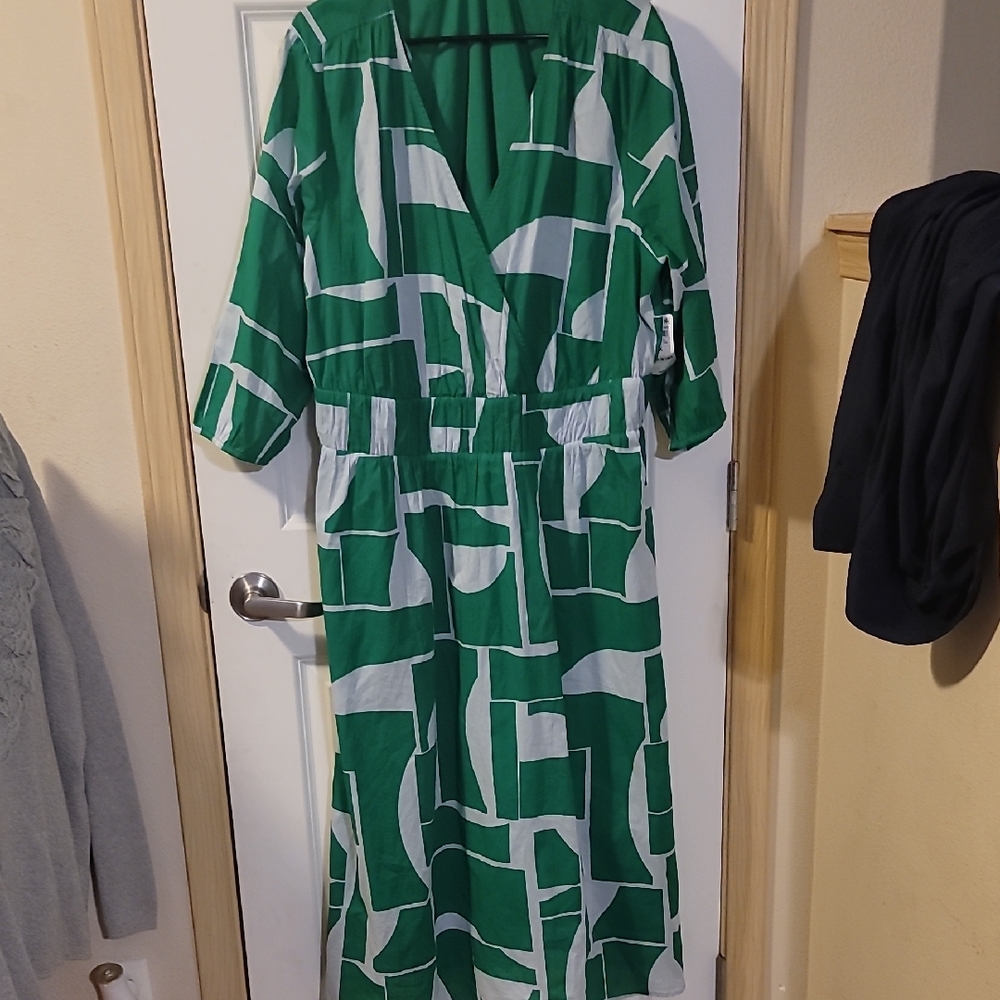 Chic Long Sleeve Green and White Dress